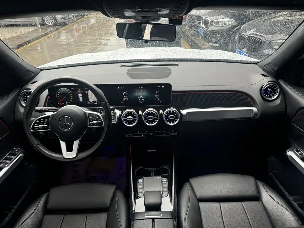 Mercedes-Benz GLB — миниатюра 8