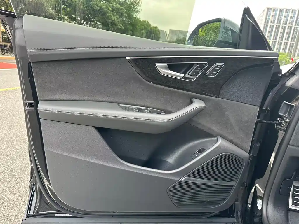 Audi Q8 — миниатюра 17