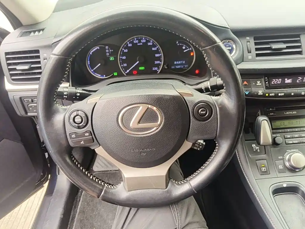 Lexus CT — миниатюра 11