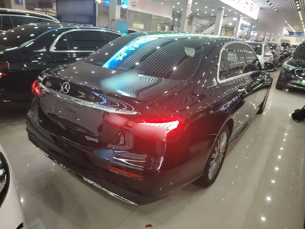 Mercedes-Benz E-Class — миниатюра 10