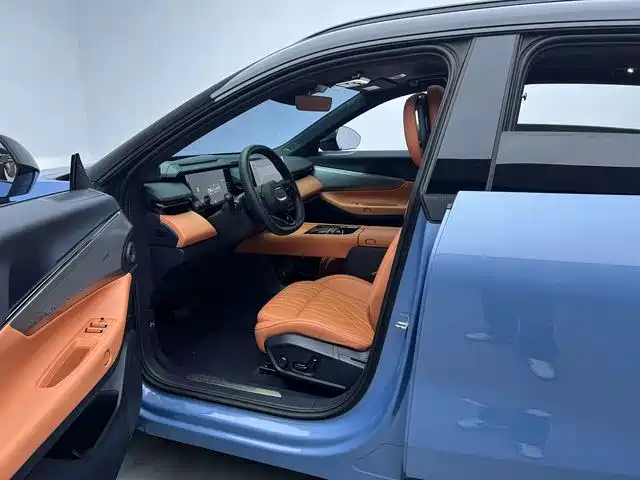 Lynk & Co 08 EM-P — миниатюра 2