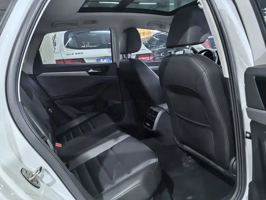 Volkswagen Sagitar — миниатюра 8