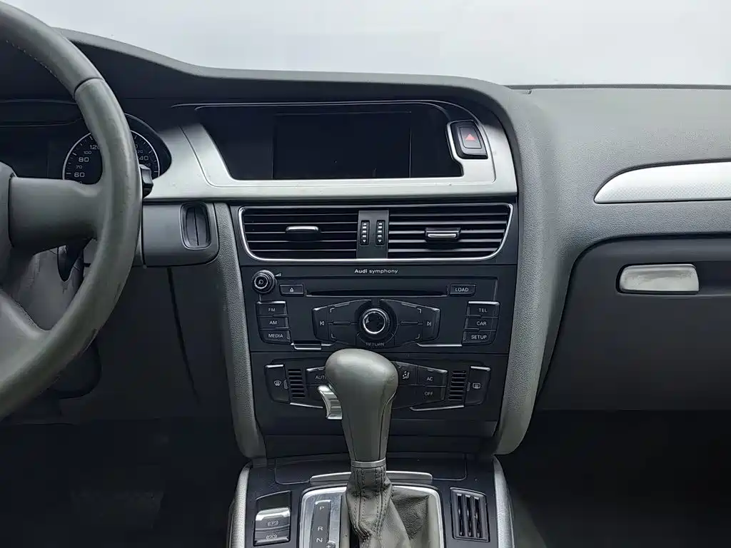 Audi A4L — миниатюра 12