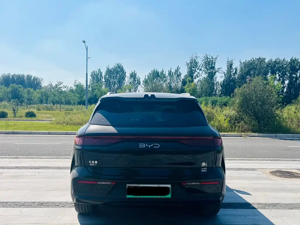 BYD Tang L L 2025 DM 215KM Flagship