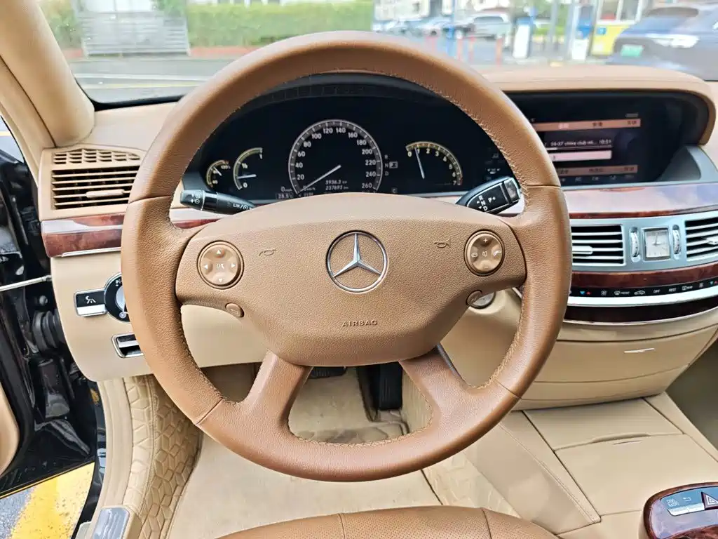 Mercedes-Benz S-Class — миниатюра 13