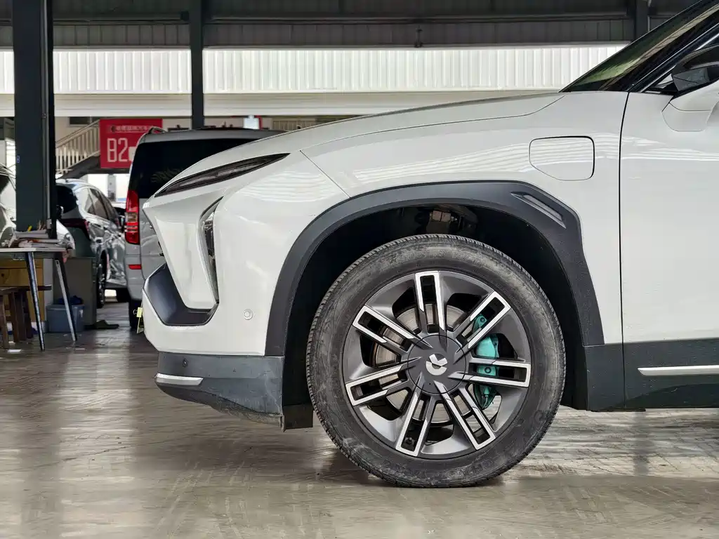 NIO ES6 — миниатюра 13