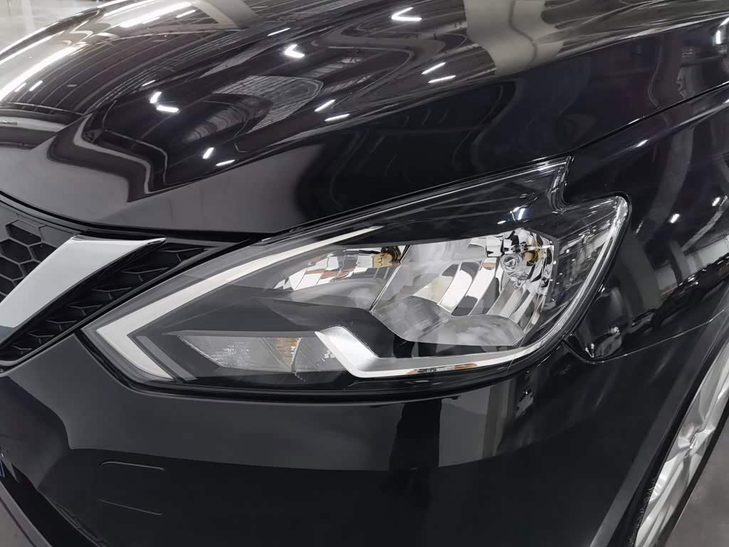 Nissan Sylphy 1.6 л 2025 г. Чёрный, пробег 7000 км