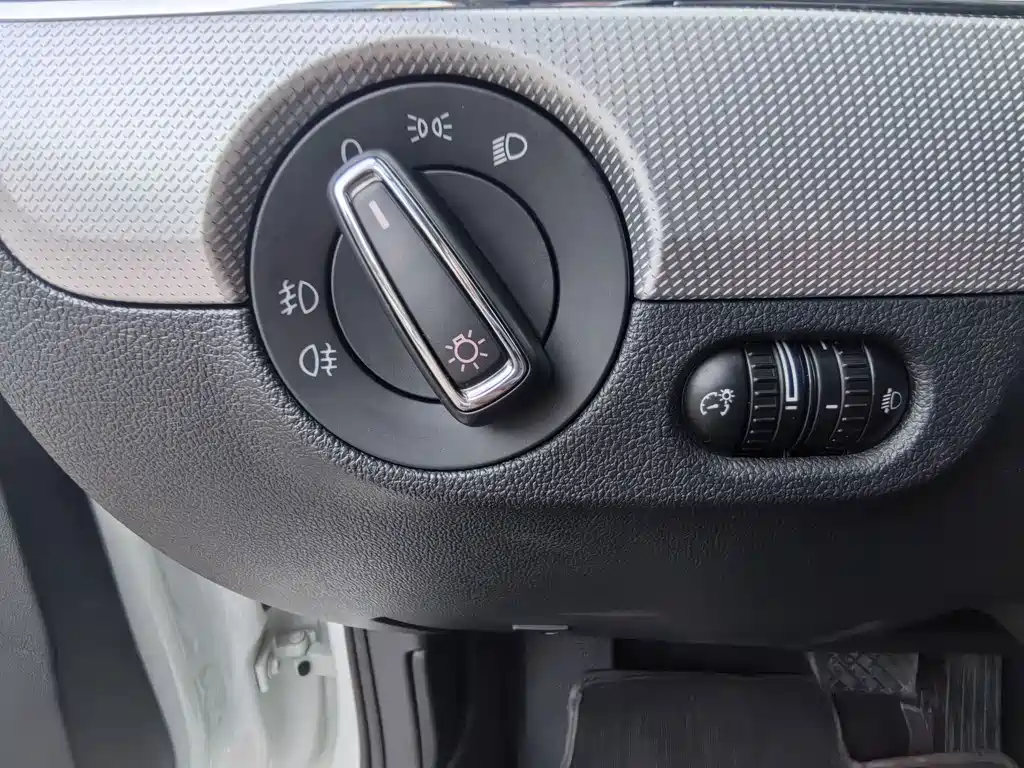 Volkswagen Sagitar — миниатюра 17