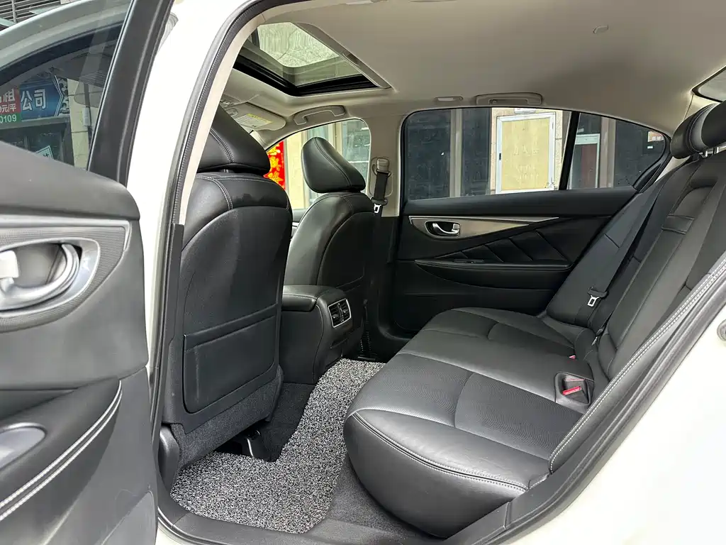 Infiniti Q50L 2018 2.0T V