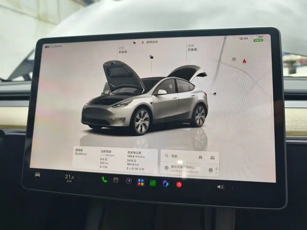 Tesla Model Y — миниатюра 20