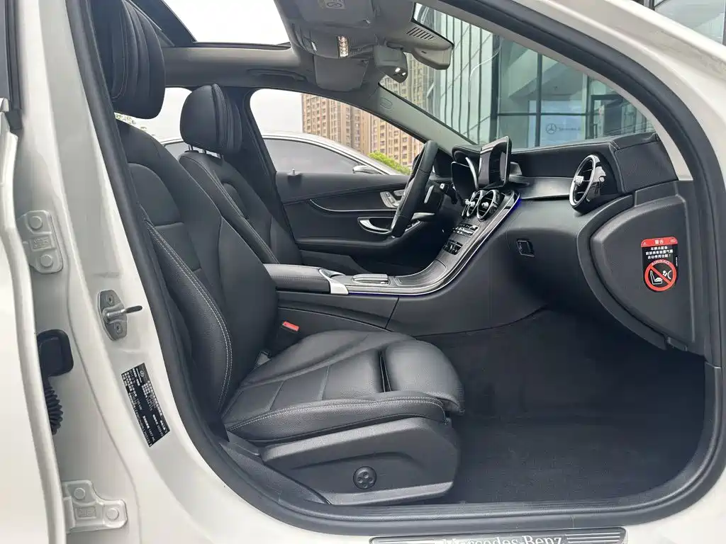 Mercedes-Benz C-Class — миниатюра 4