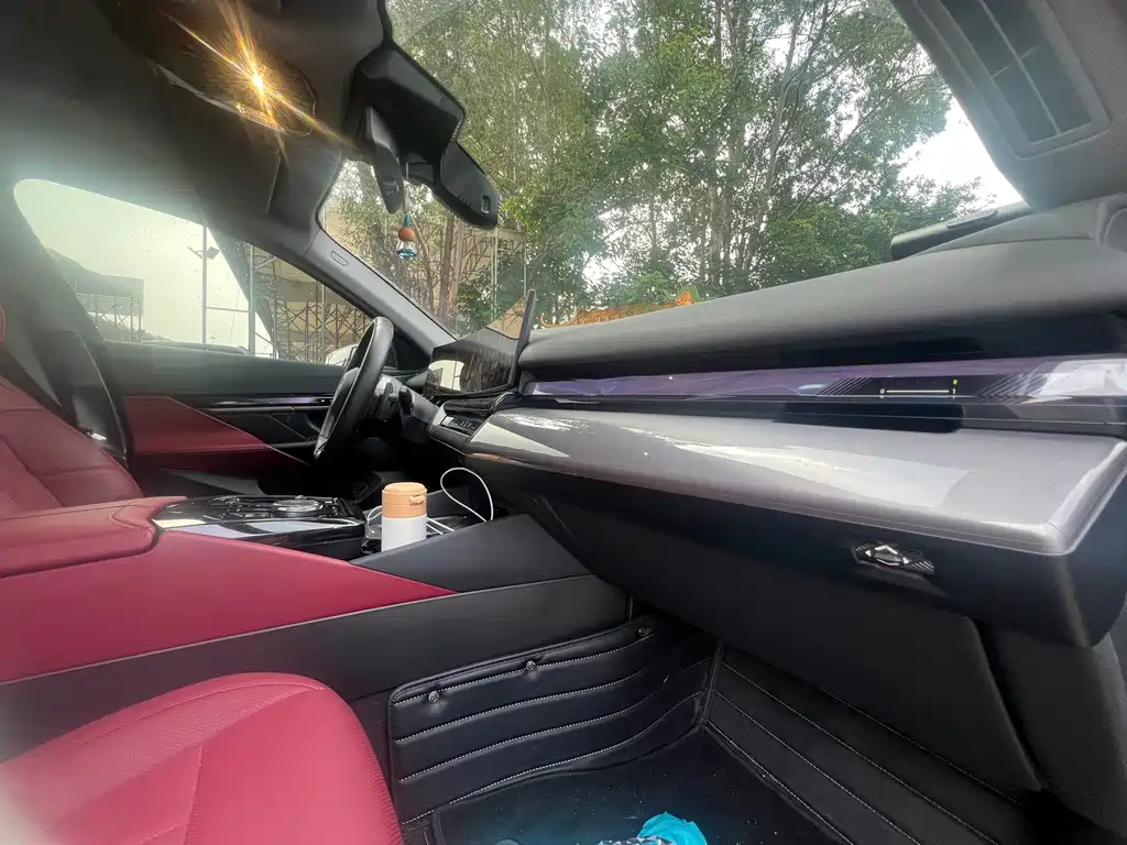 BMW 5 Series — миниатюра 10