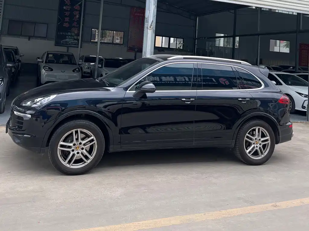 Porsche Cayenne — миниатюра 3