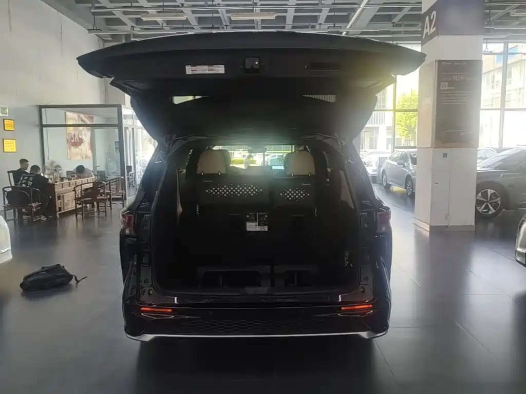 Toyota Granvia — миниатюра 19