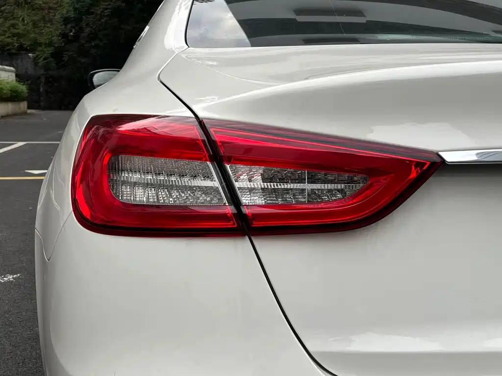 Maserati Quattroporte — миниатюра 14