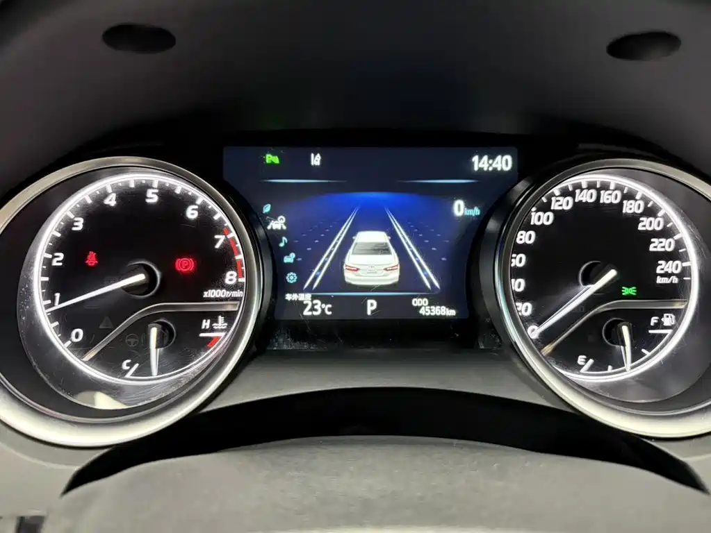 Toyota Camry — миниатюра 10