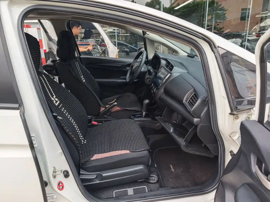 Honda Fit — миниатюра 5