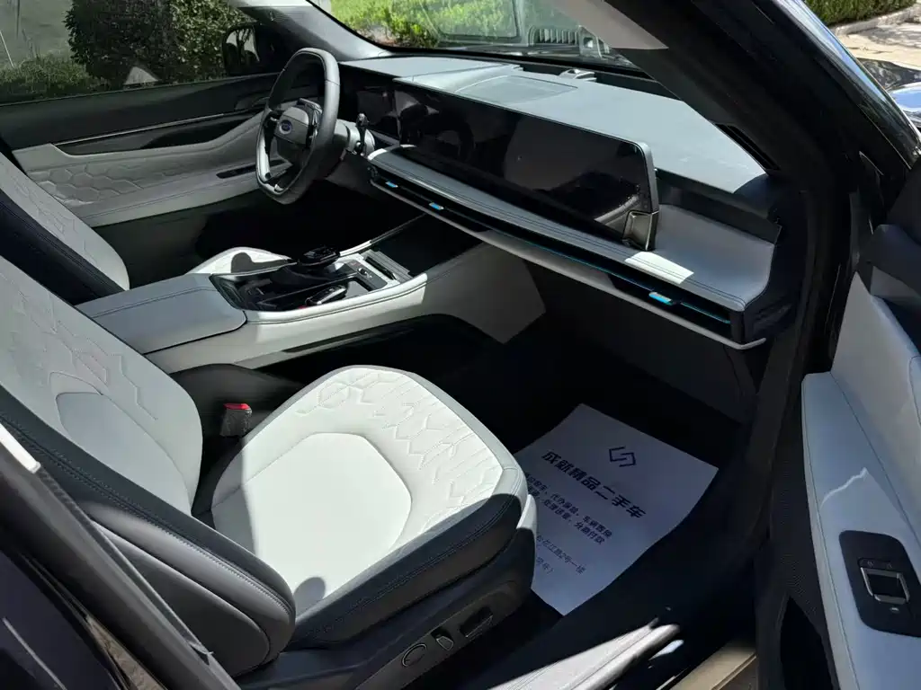 Ford Edge — миниатюра 10