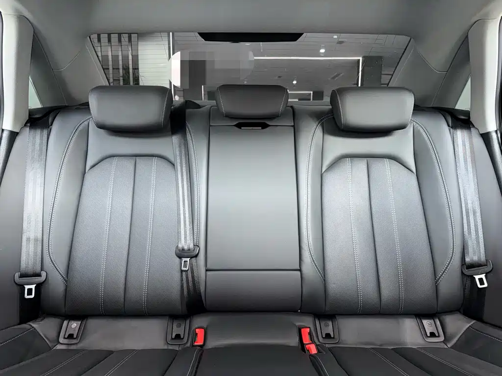 Audi A4L — миниатюра 4