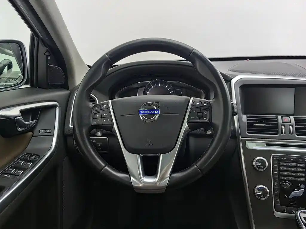 Volvo XC60 — миниатюра 11