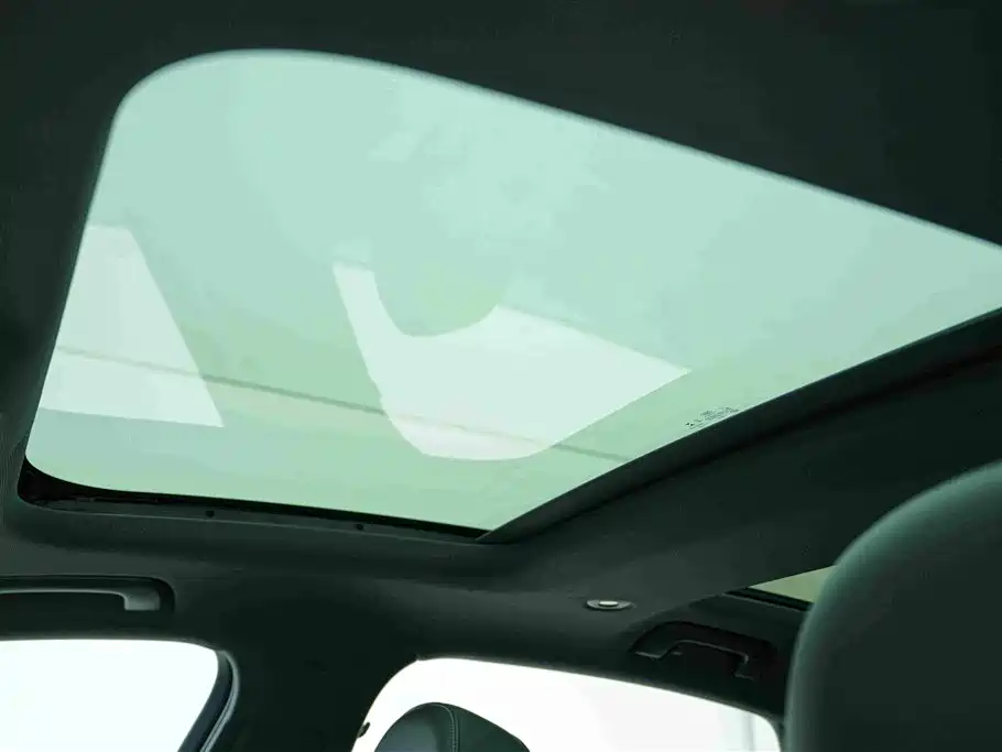Audi A6L New Energy — миниатюра 11