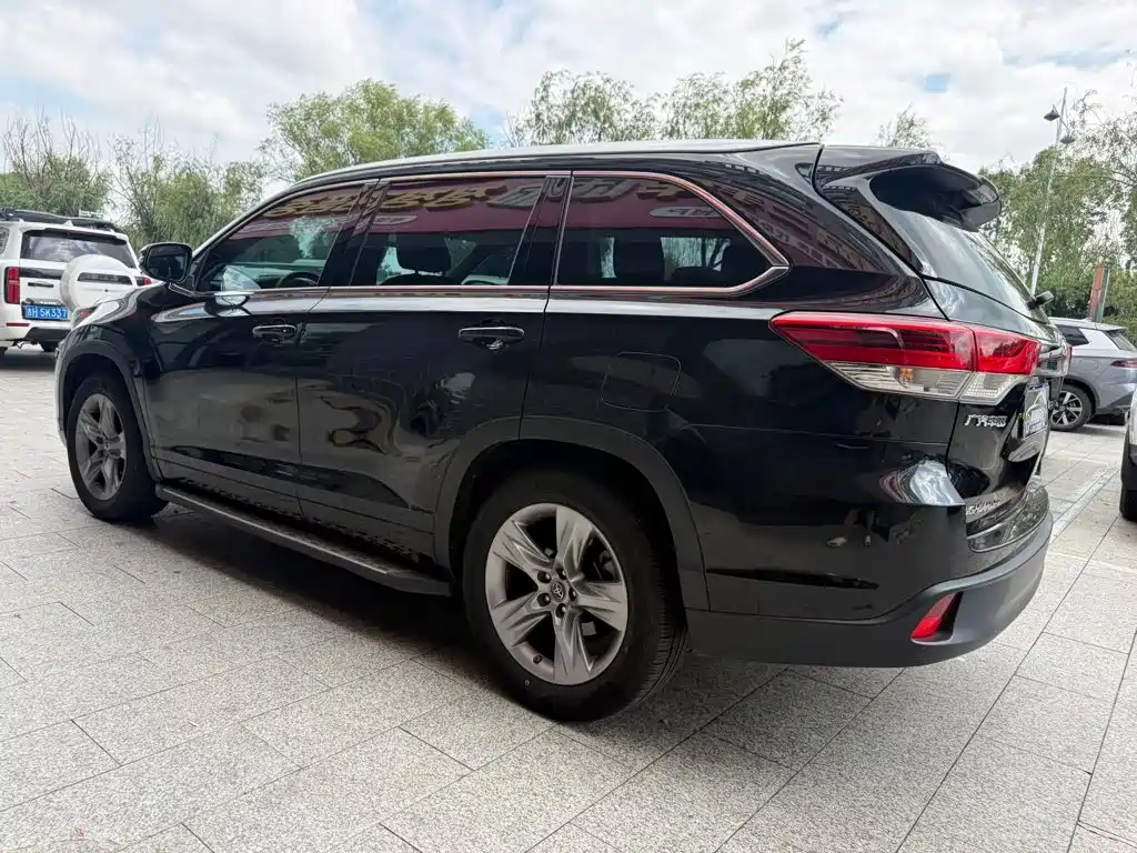 Toyota Highlander — миниатюра 6