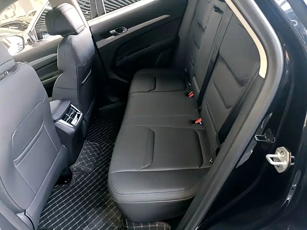 Ford Equator Sport — миниатюра 17