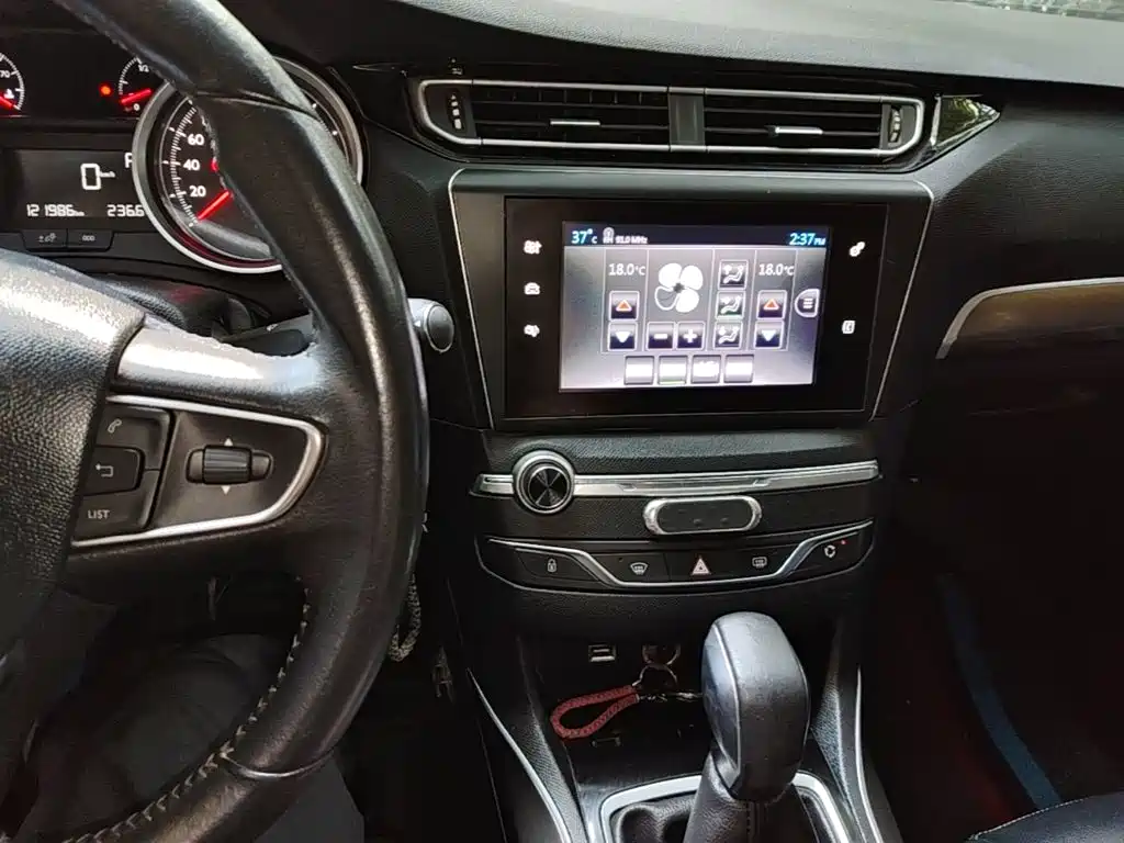 Peugeot 408 — миниатюра 13