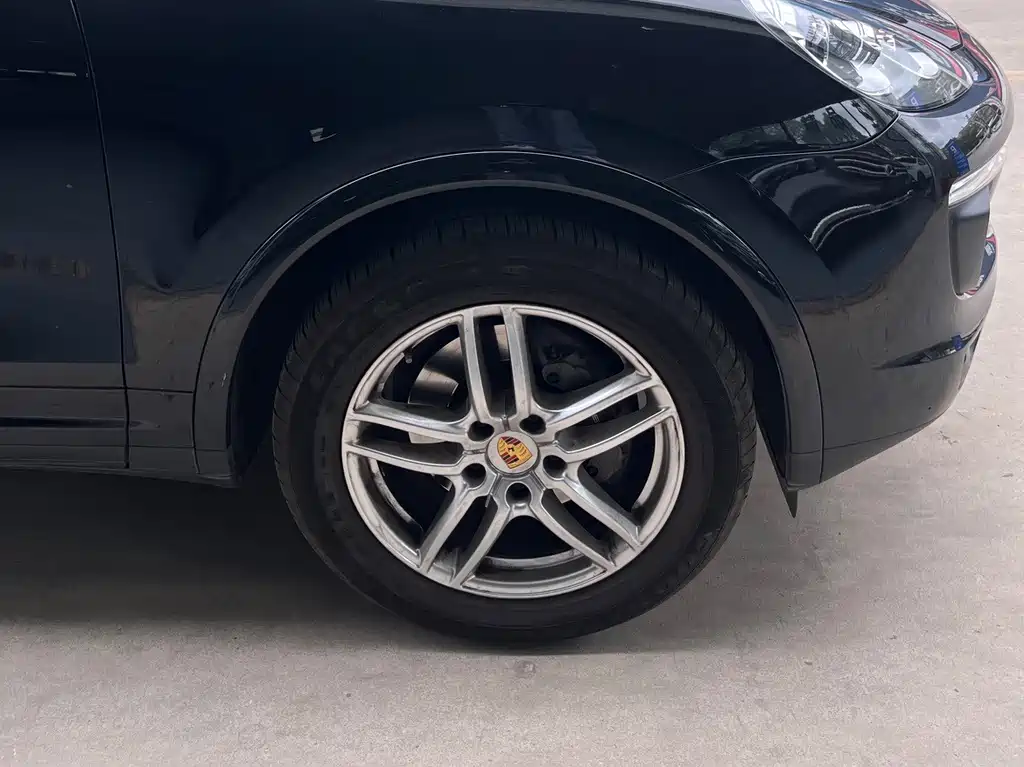 Porsche Cayenne — миниатюра 21