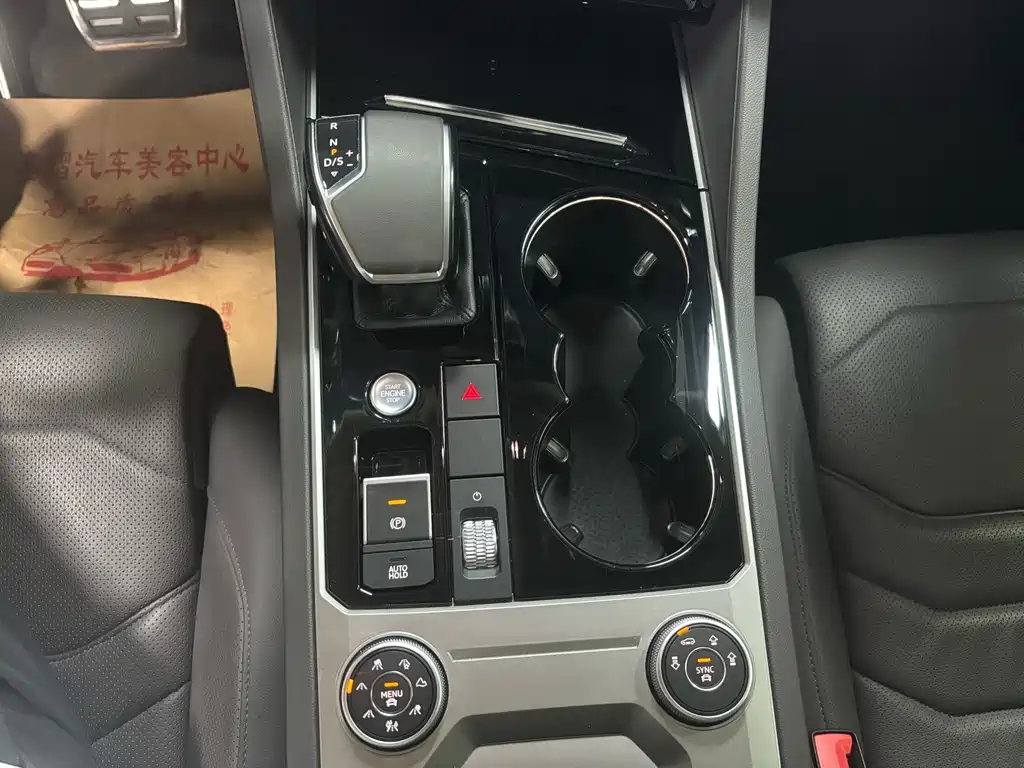Volkswagen Touareg — миниатюра 14