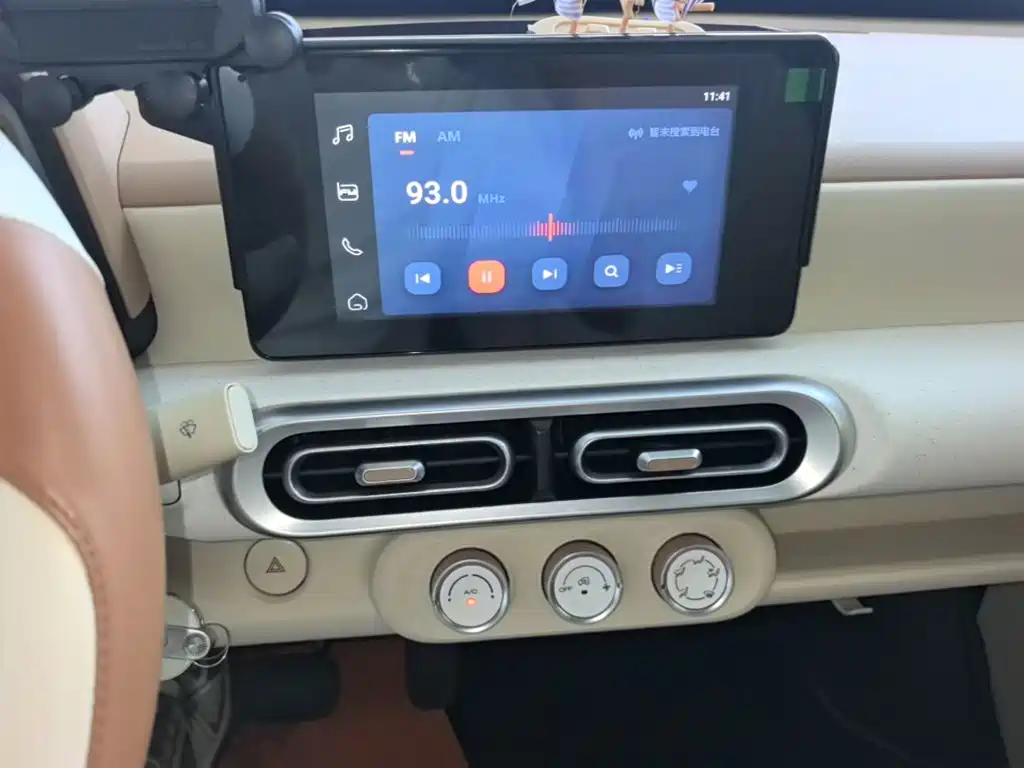 Wuling MINIEV — миниатюра 13