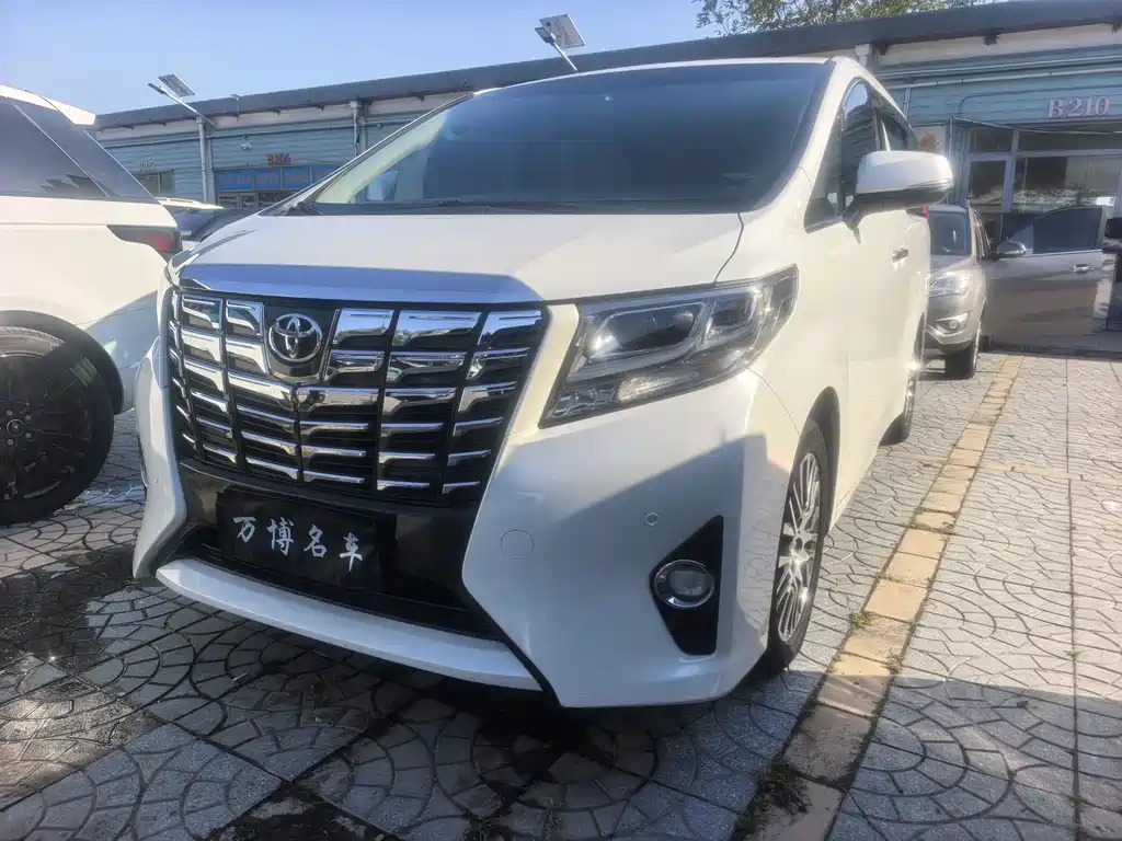 Toyota Alphard — миниатюра 2