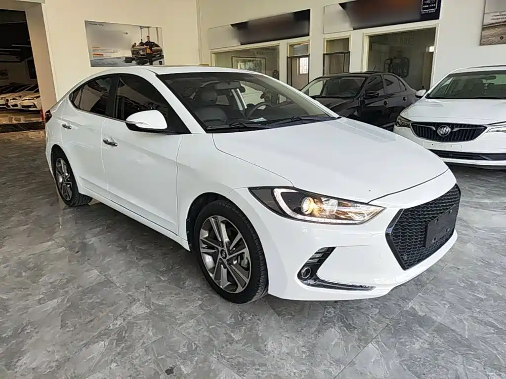 Hyundai Elantra — миниатюра 4