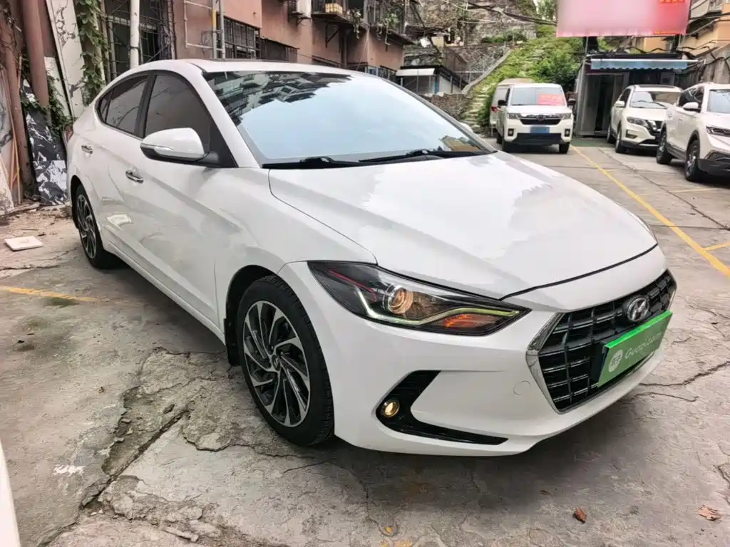Hyundai Elantra — миниатюра 4