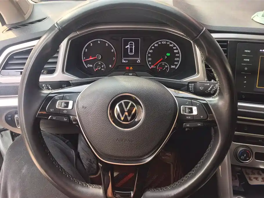 VOLKSWAGEN T ROC EXPLORING SONGS