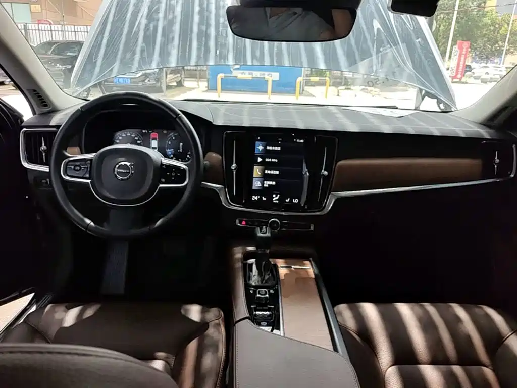 Volvo S90 — миниатюра 10