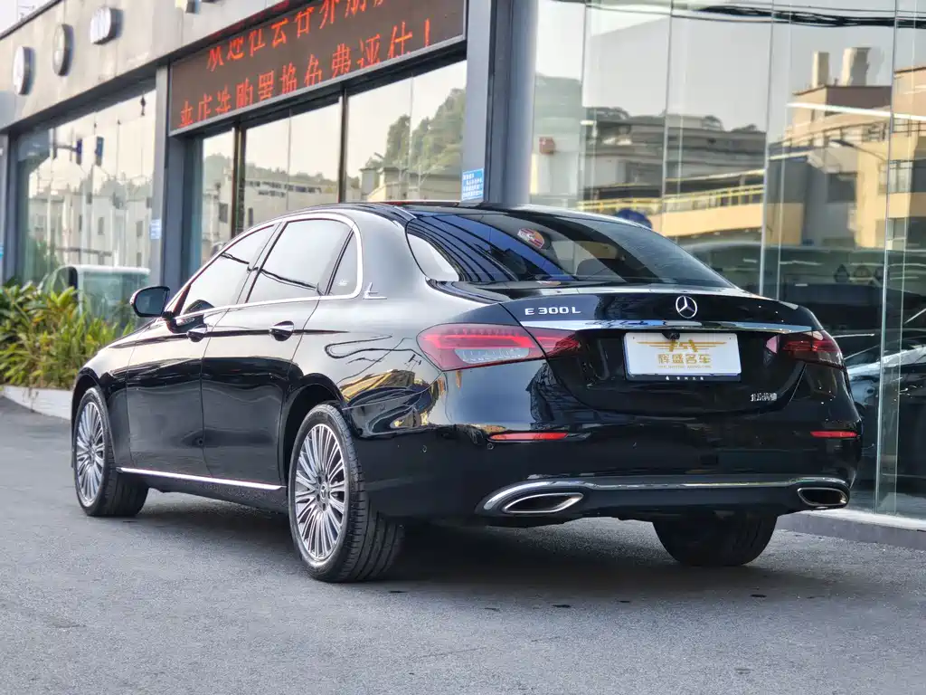 MERCEDES-BENZ E CLASS