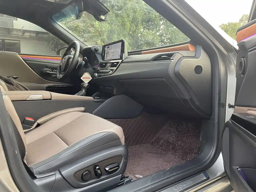 Lexus ES — миниатюра 21