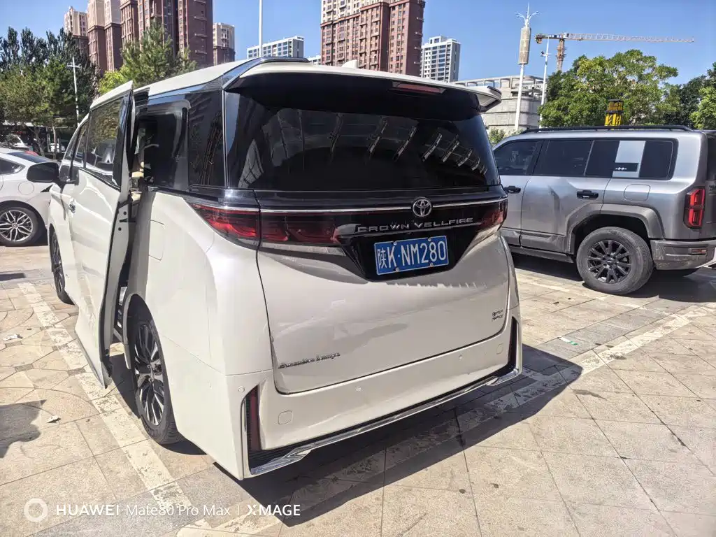 Toyota Vellfire — миниатюра 6