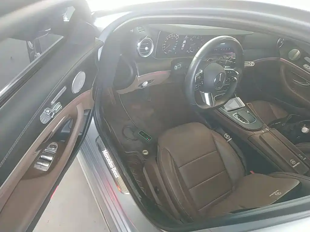 Mercedes-Benz E-Class — миниатюра 16