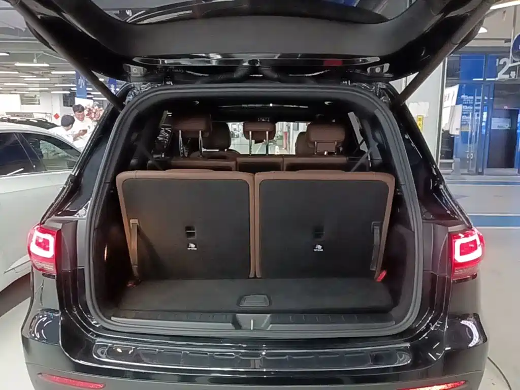 Mercedes-Benz GLB — миниатюра 19