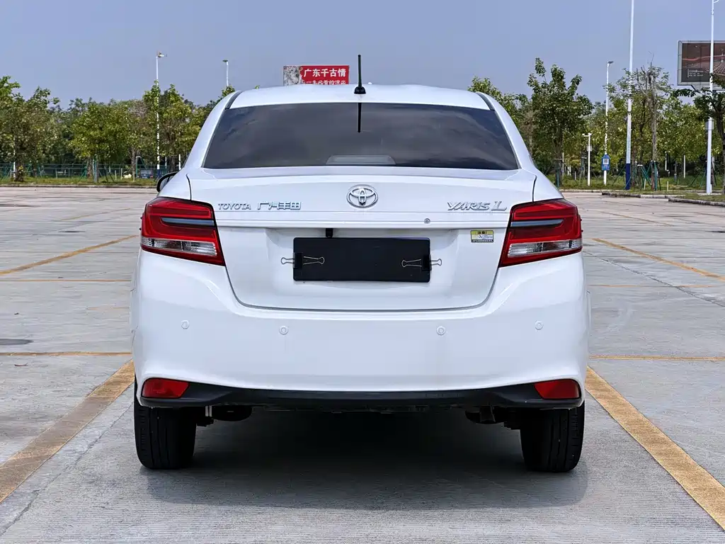 Toyota Yaris L — миниатюра 12