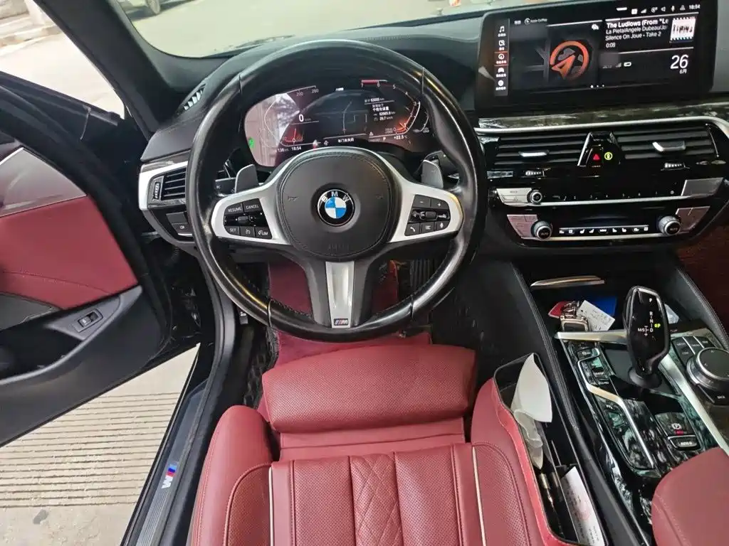 BMW 5 Series — миниатюра 3