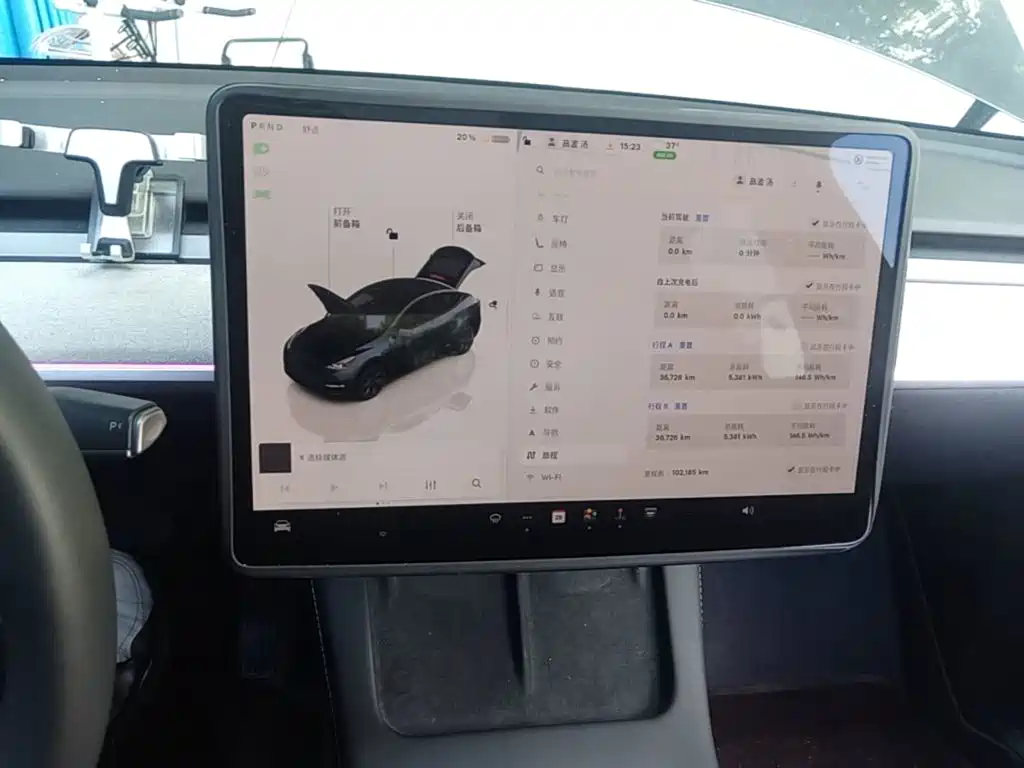 Tesla Model Y — миниатюра 13