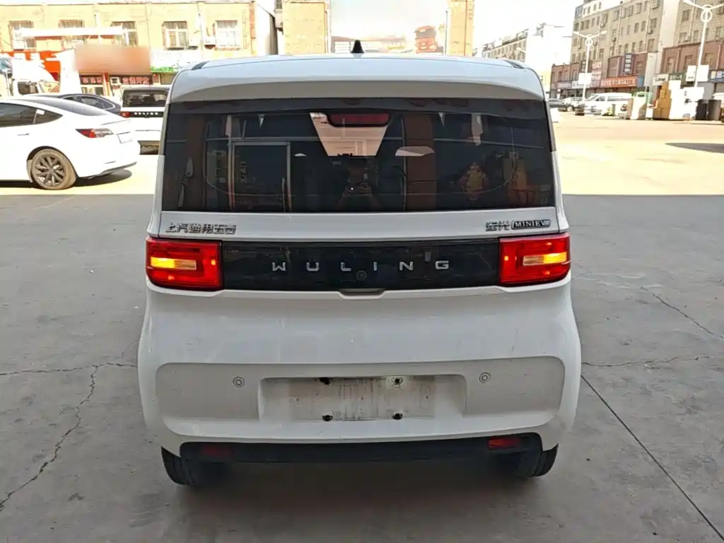 Wuling MINIEV — миниатюра 6