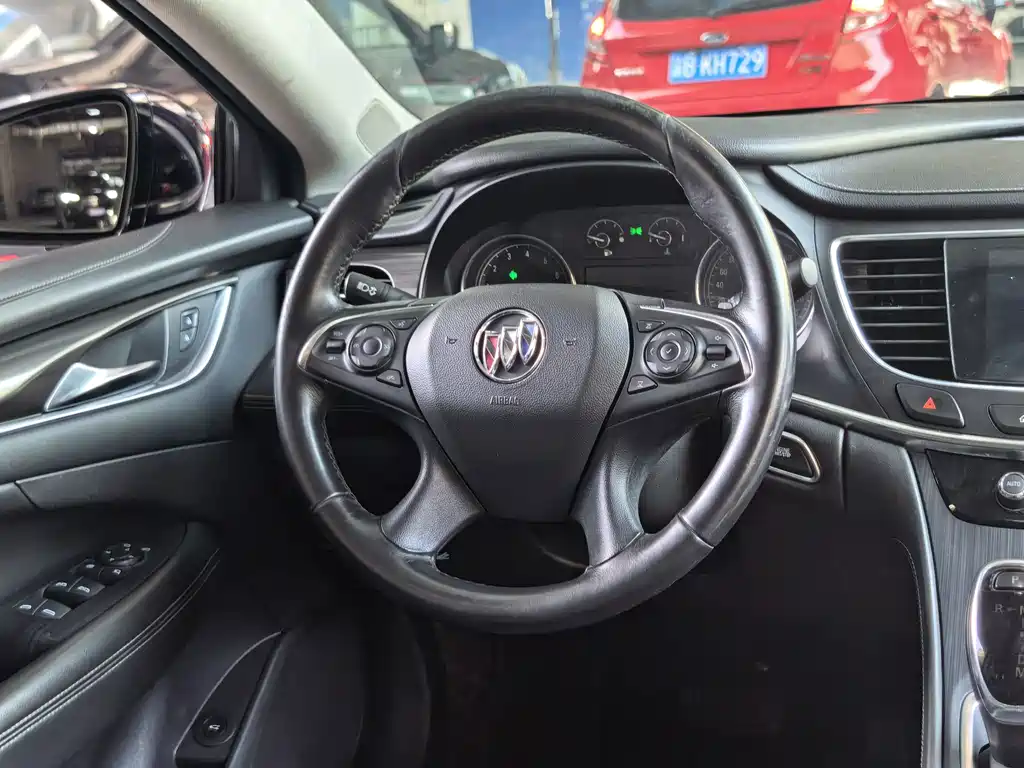 Buick LaCrosse — миниатюра 7