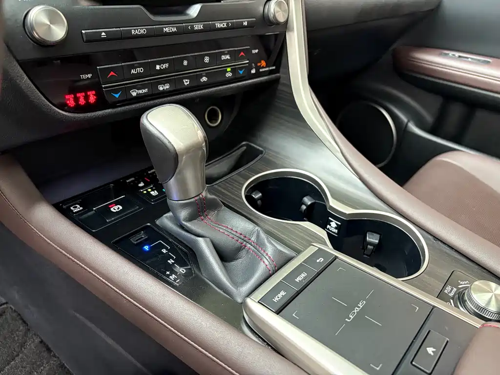 Lexus RX — миниатюра 14