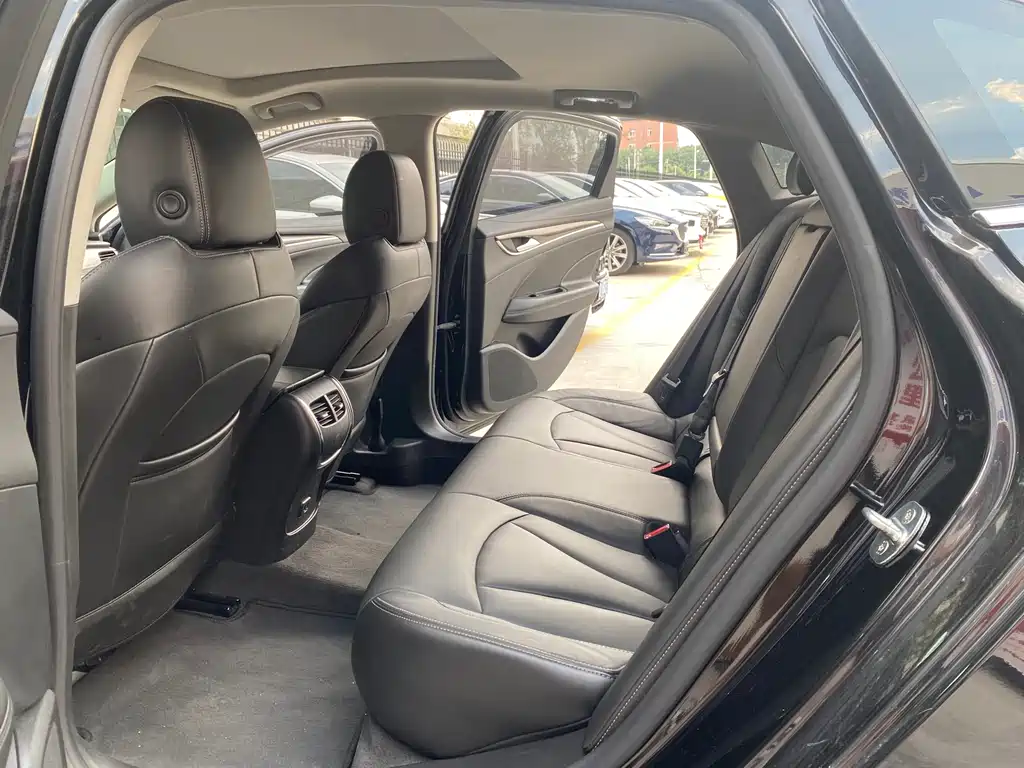 Buick LaCrosse — миниатюра 11