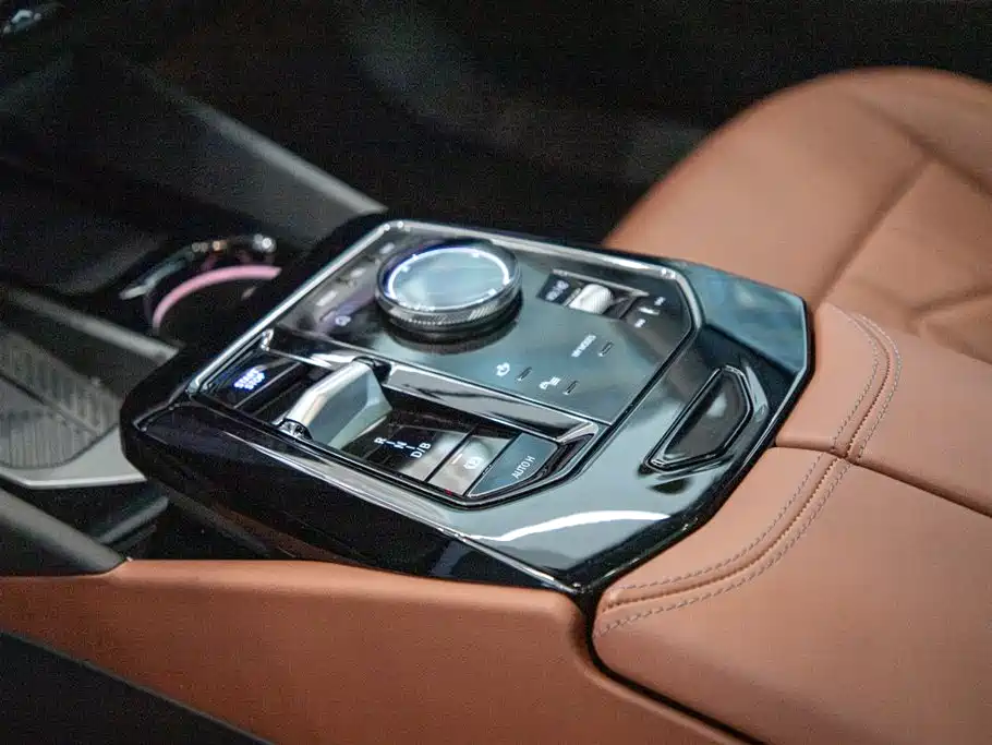 BMW i5 — миниатюра 16