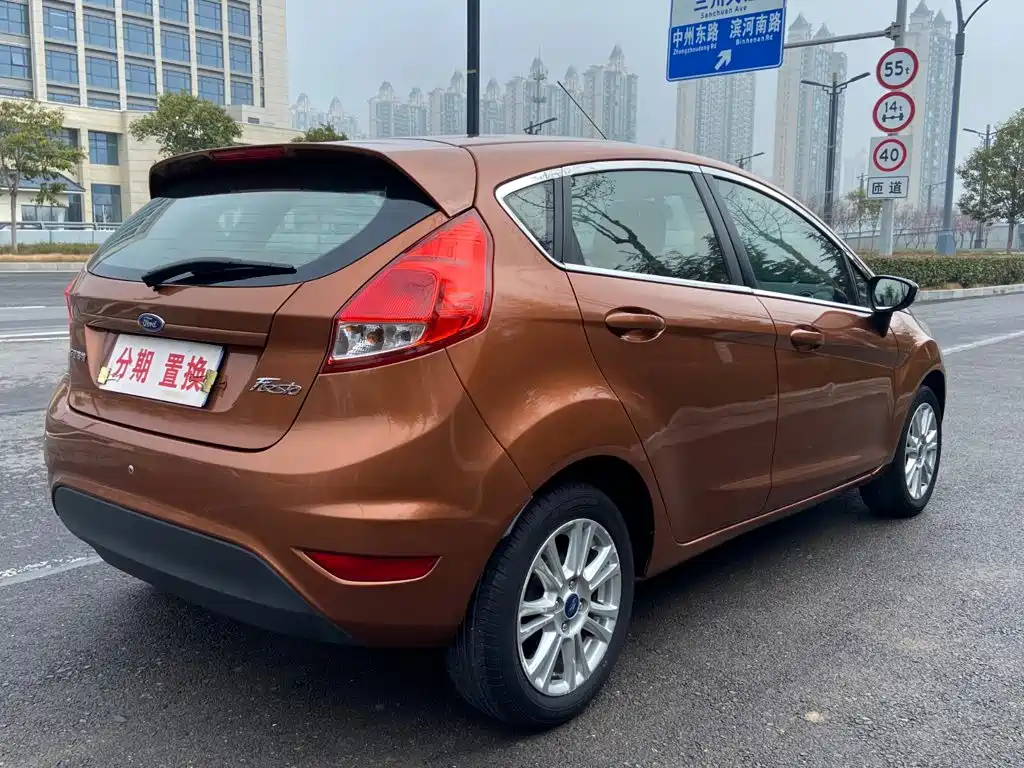 Ford Fiesta — миниатюра 12